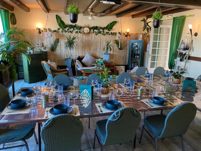 Hotel Restaurant Le Chanel Villieu Exterior photo